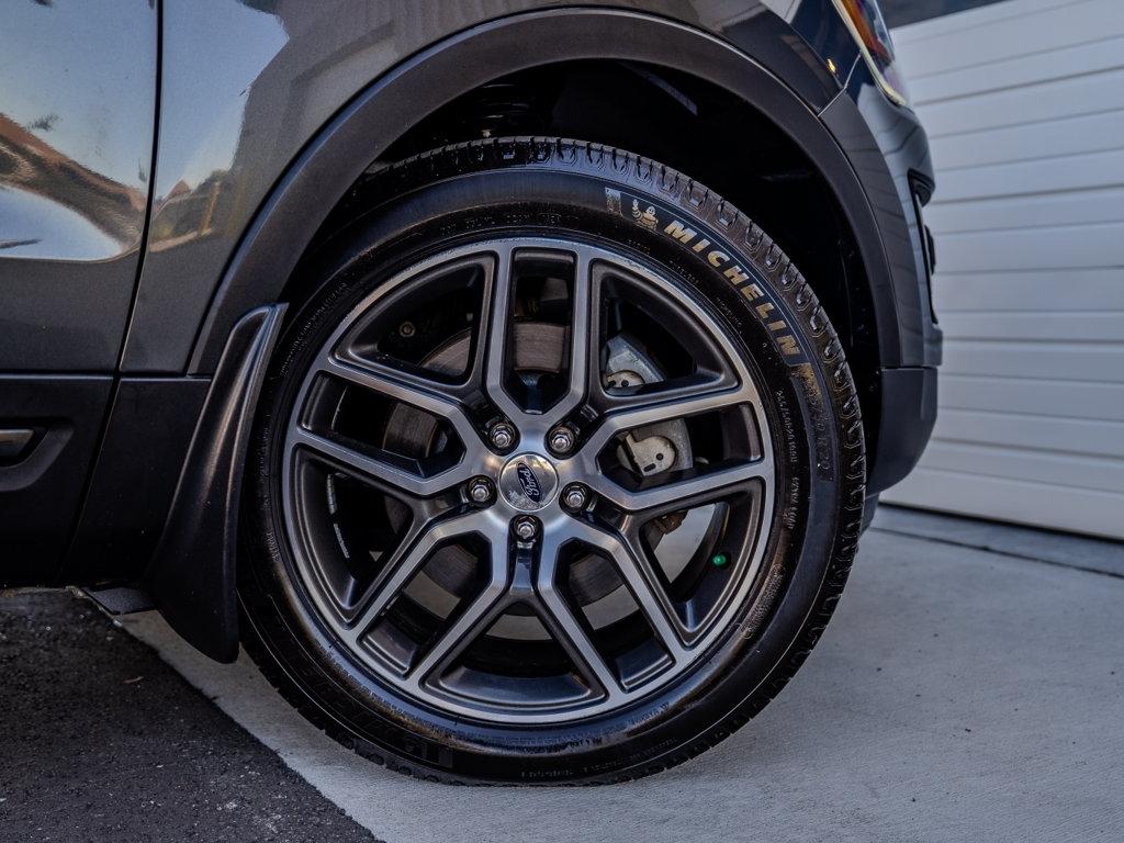 Ford Explorer photo 9