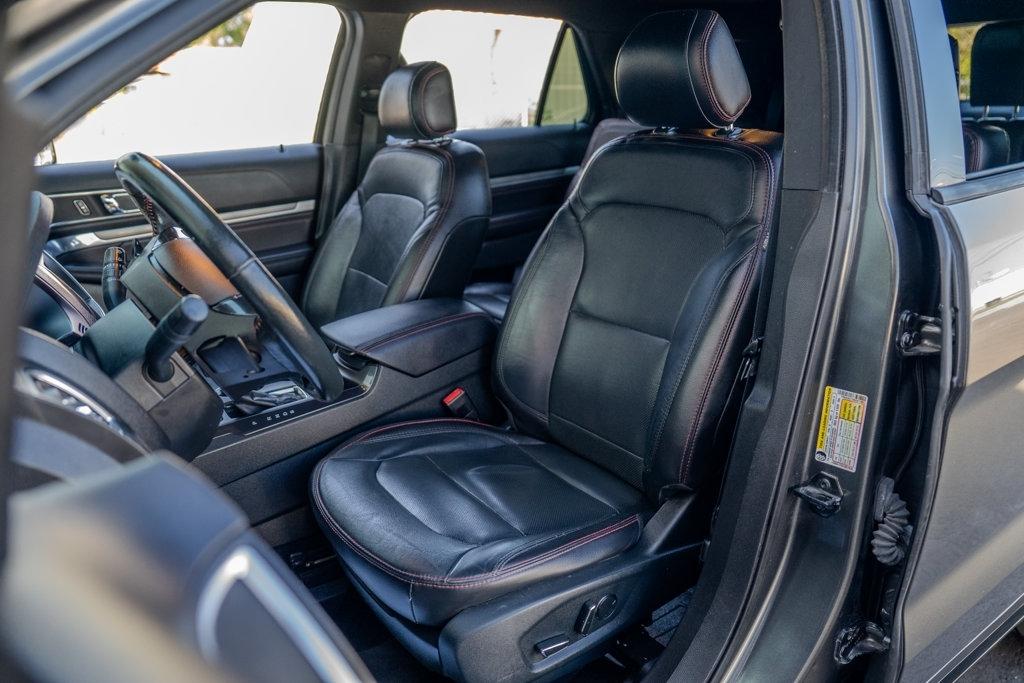 Ford Explorer photo 13