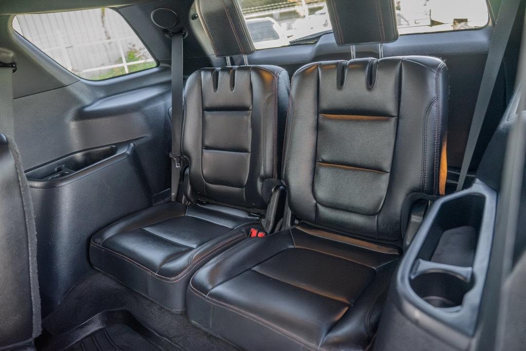 Ford Explorer photo 18