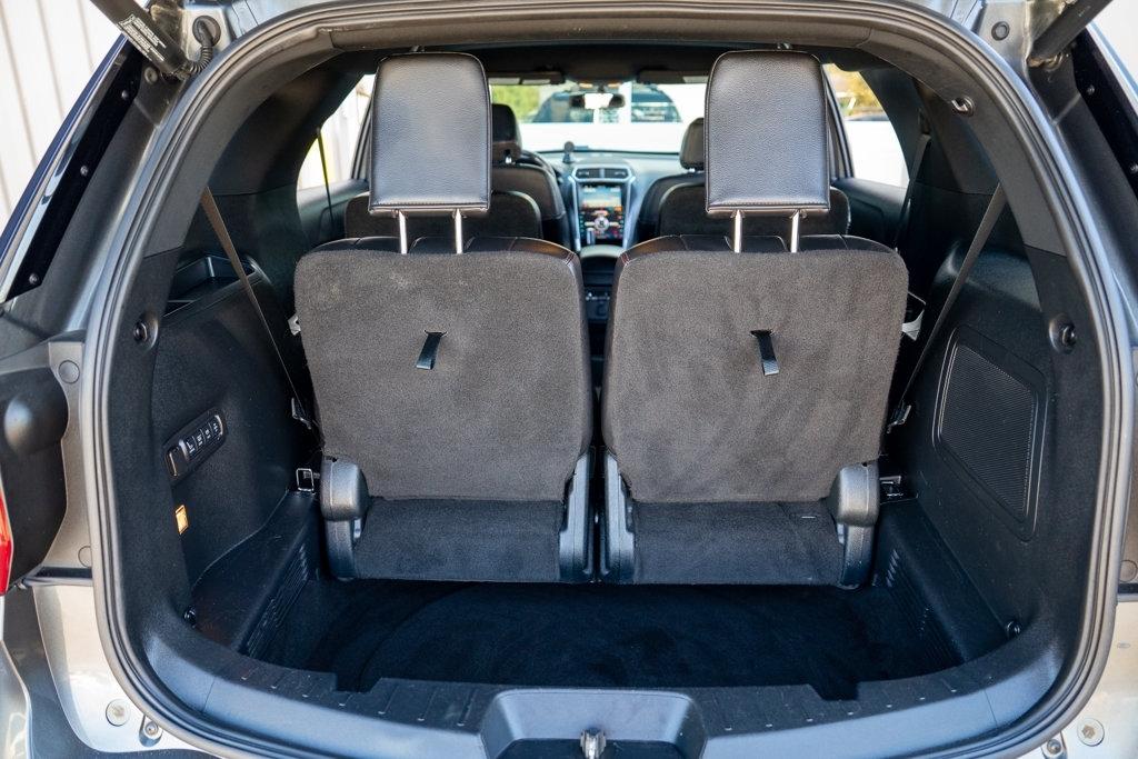 Ford Explorer photo 20