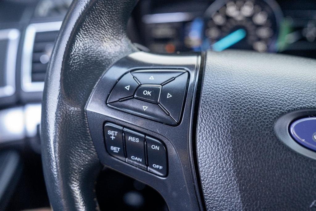 Ford Explorer photo 36