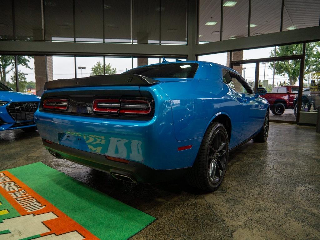 Dodge Challenger photo 3