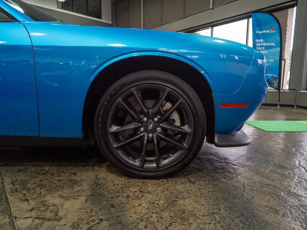 Dodge Challenger photo 11
