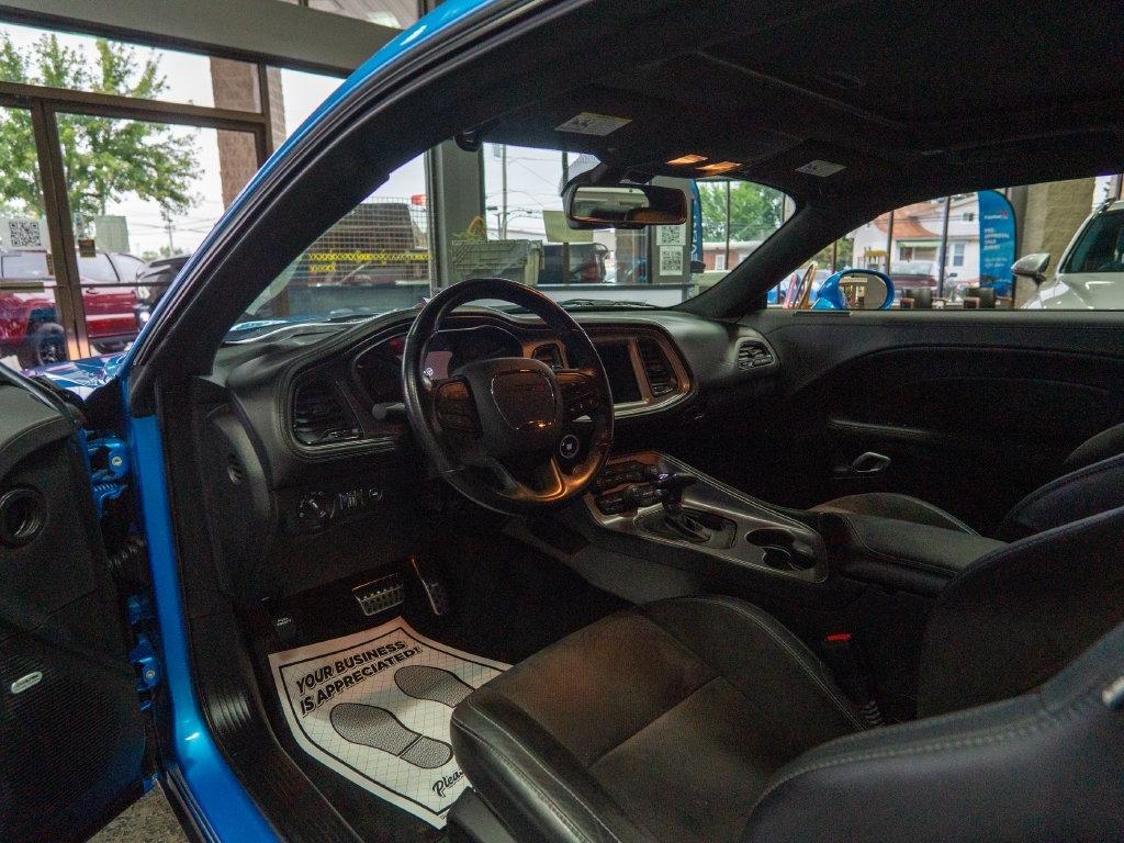 Dodge Challenger photo 12
