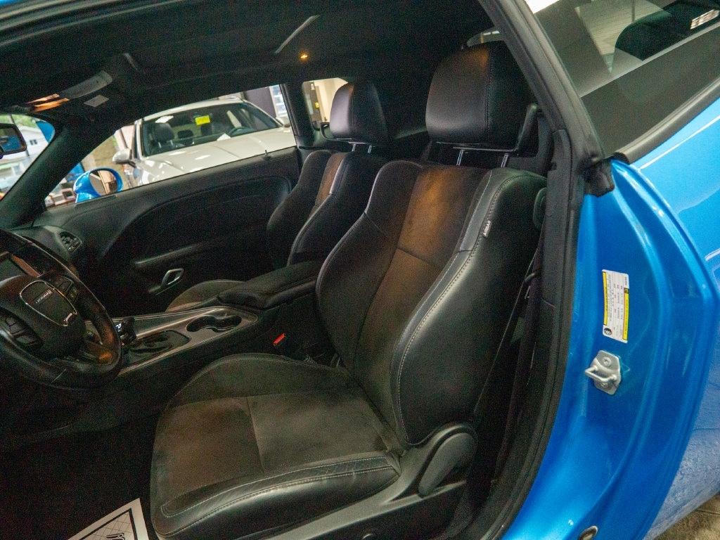 Dodge Challenger photo 13