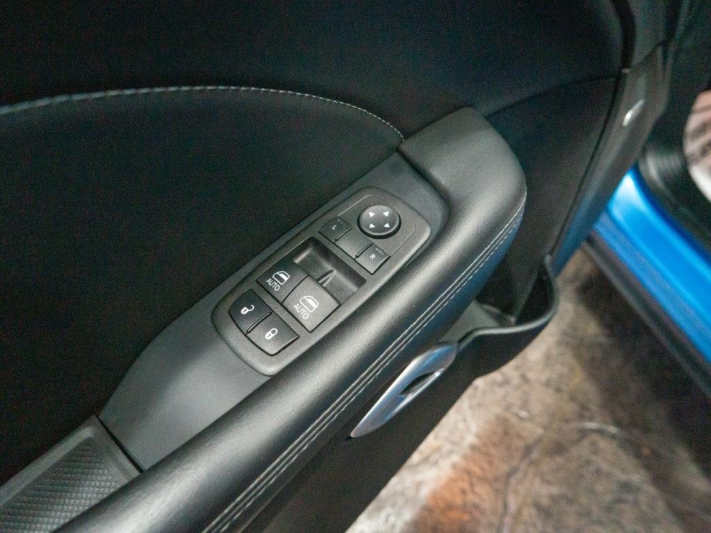 Dodge Challenger photo 15