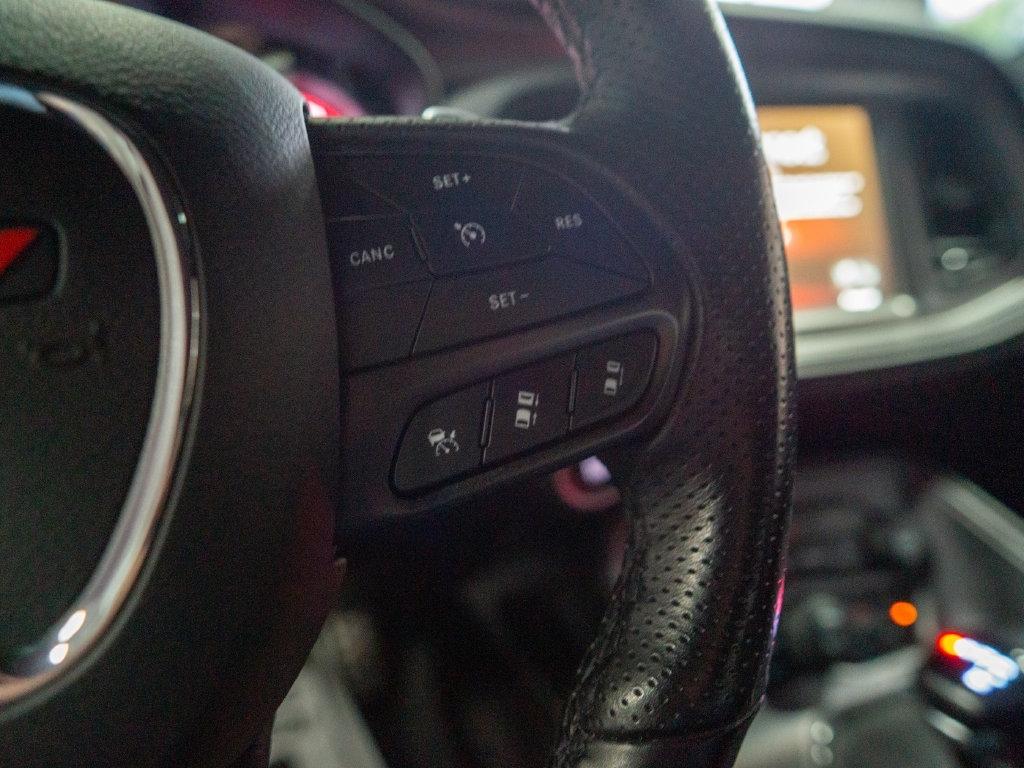 Dodge Challenger photo 19