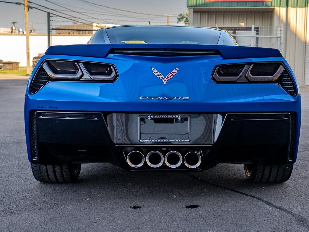 Chevrolet Corvette photo 3
