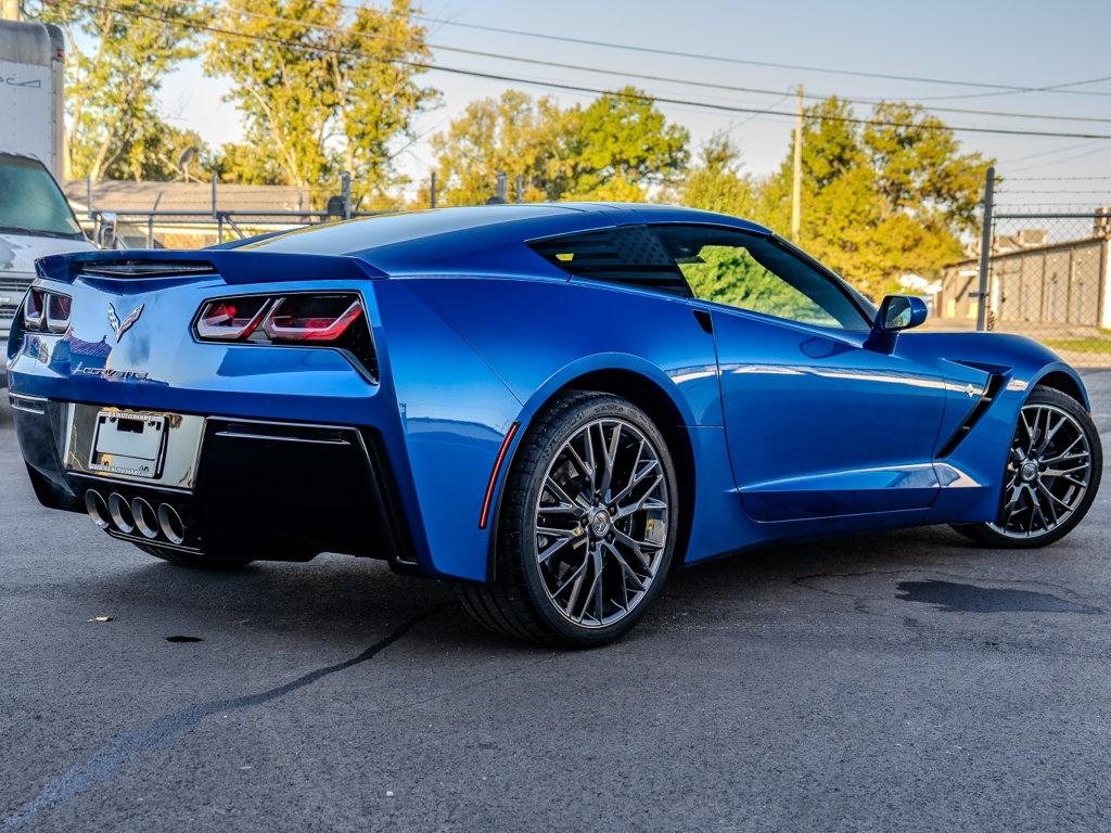 Chevrolet Corvette photo 8