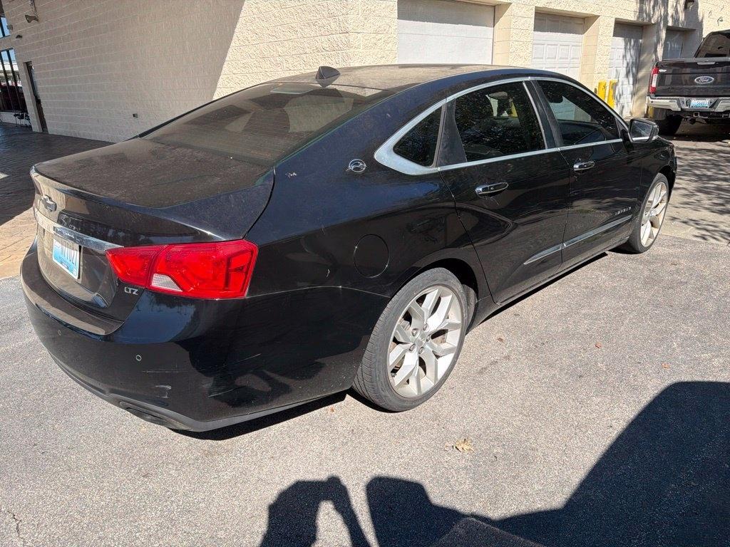 Chevrolet Impala photo 2