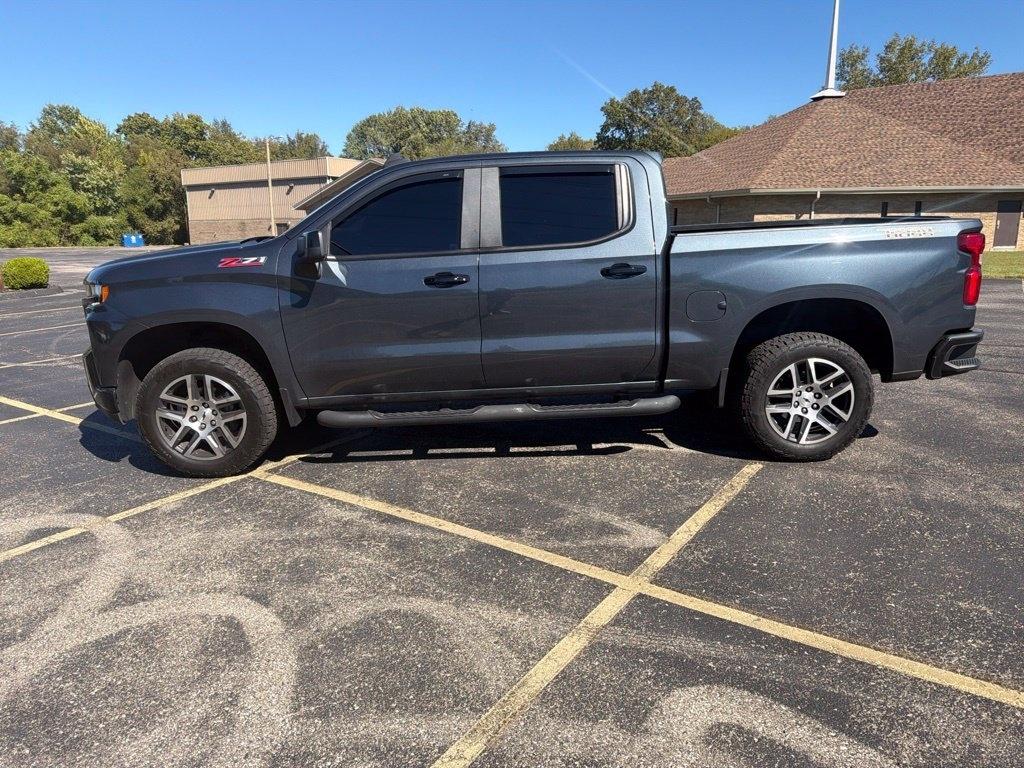 Chevrolet Silverado photo 3