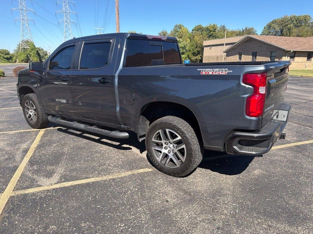 Chevrolet Silverado photo 4