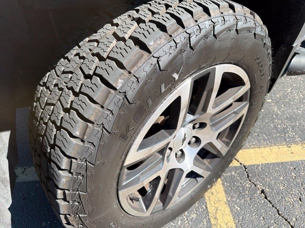 Chevrolet Silverado photo 11