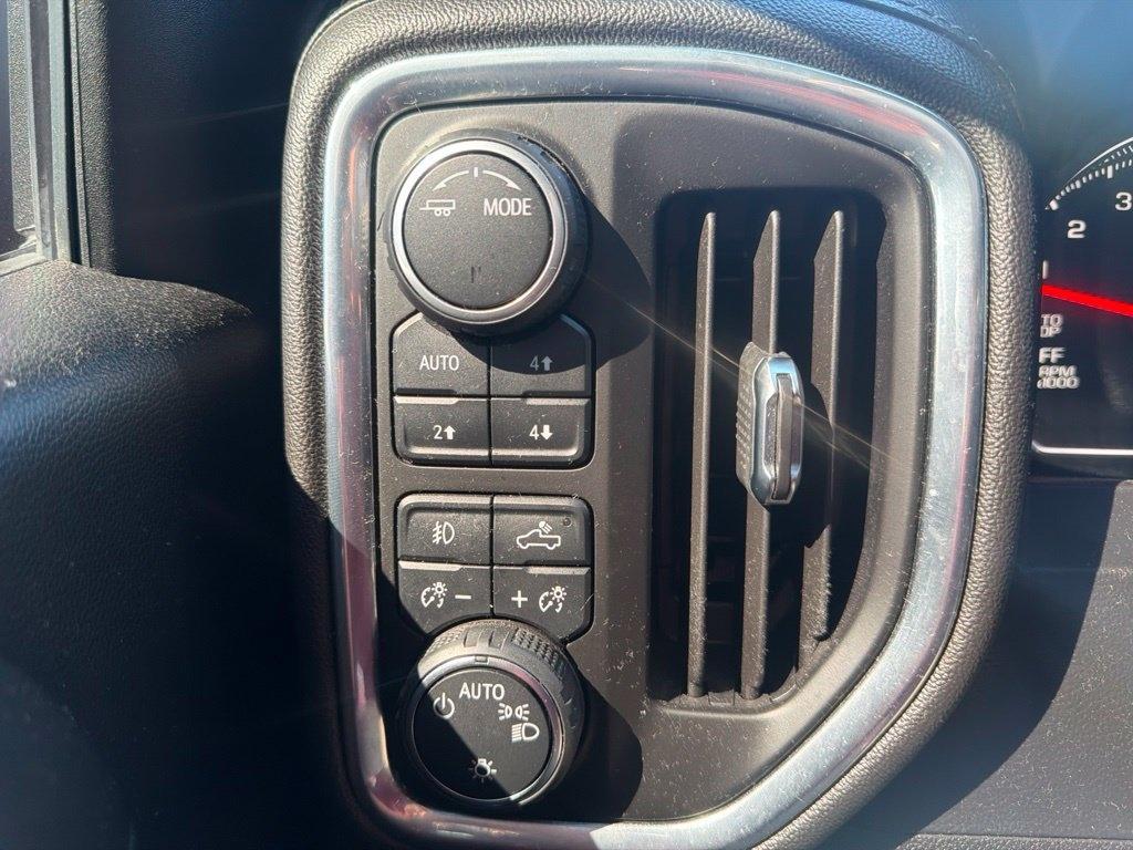 Chevrolet Silverado photo 15