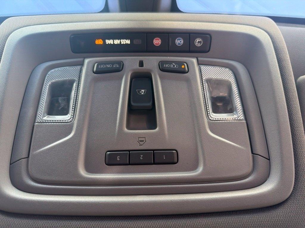 Chevrolet Silverado photo 22