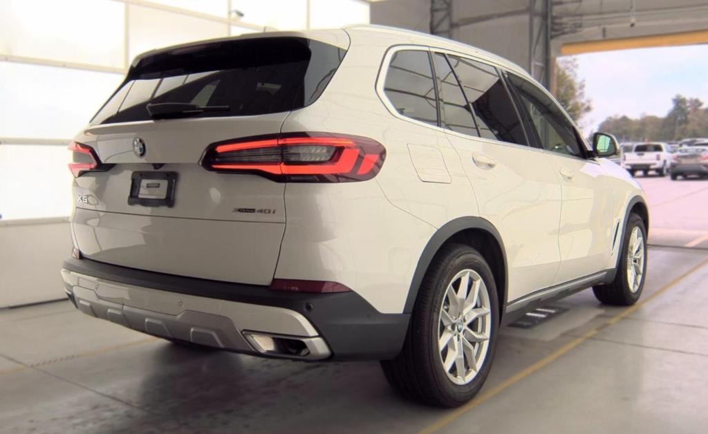 BMW X5 photo 8