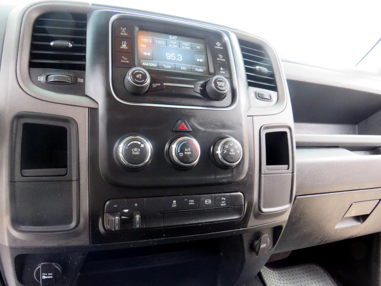 Dodge Ram 3500 Crew Cab 4WD DRW 2018