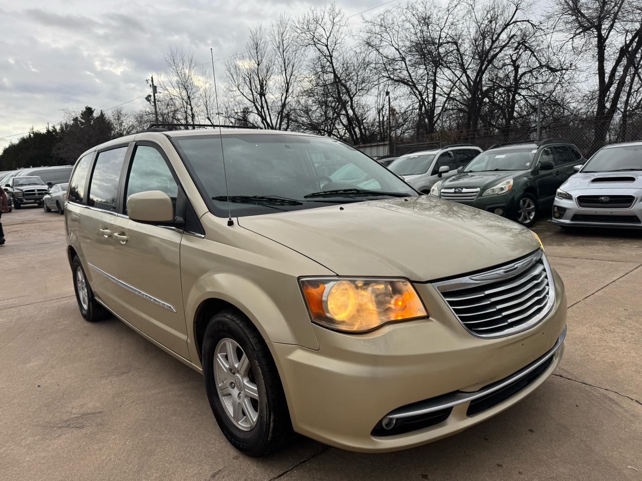 Chrysler Town & Country Touring 2012