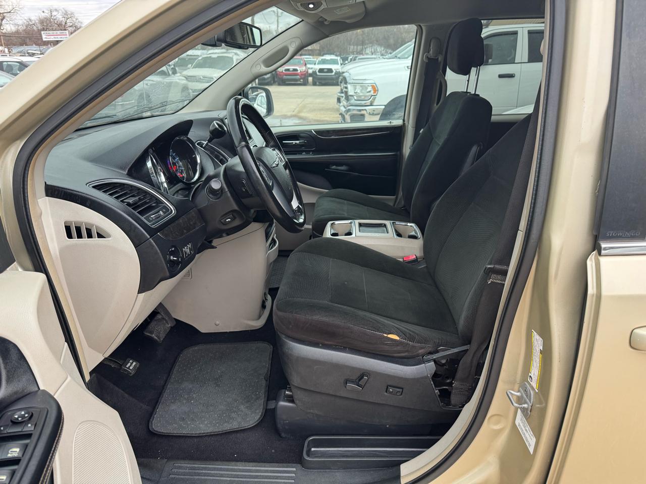 Chrysler Town & Country Touring 2012