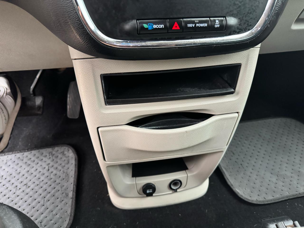 Chrysler Town & Country Touring 2012