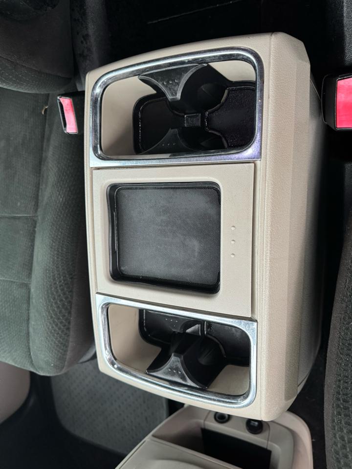 Chrysler Town & Country Touring 2012