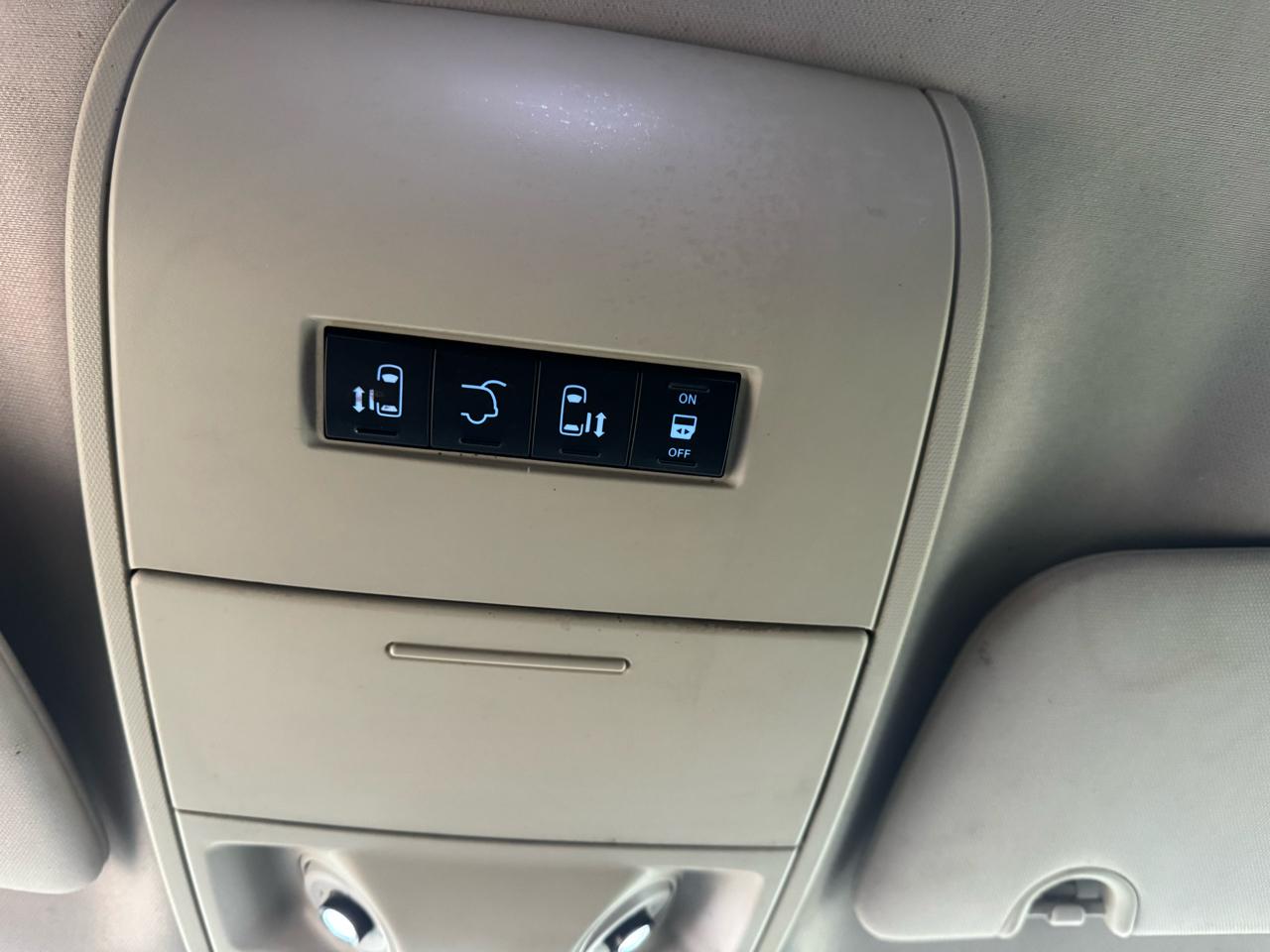 Chrysler Town & Country Touring 2012