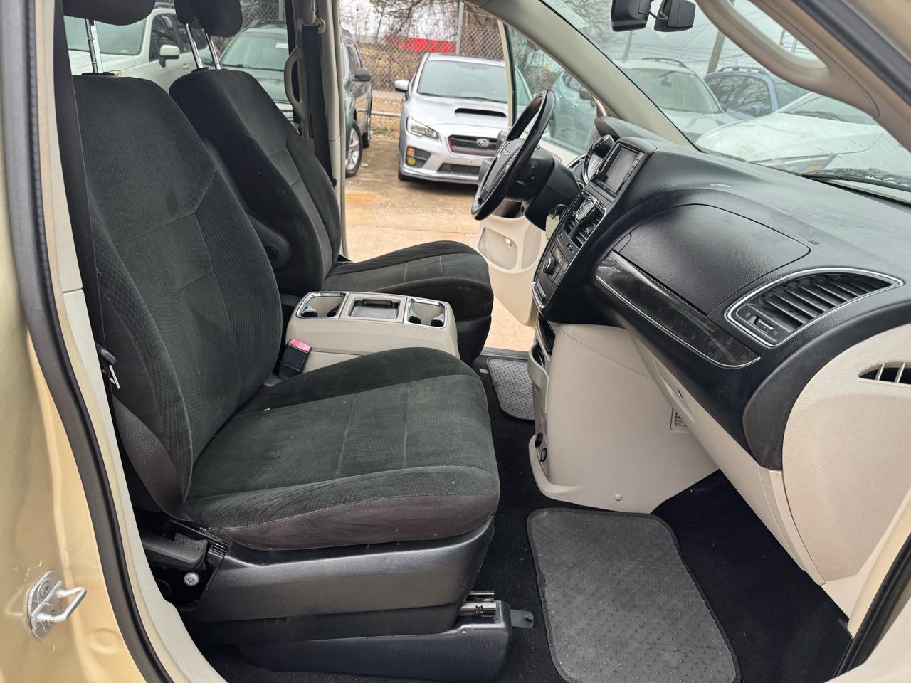 Chrysler Town & Country Touring 2012