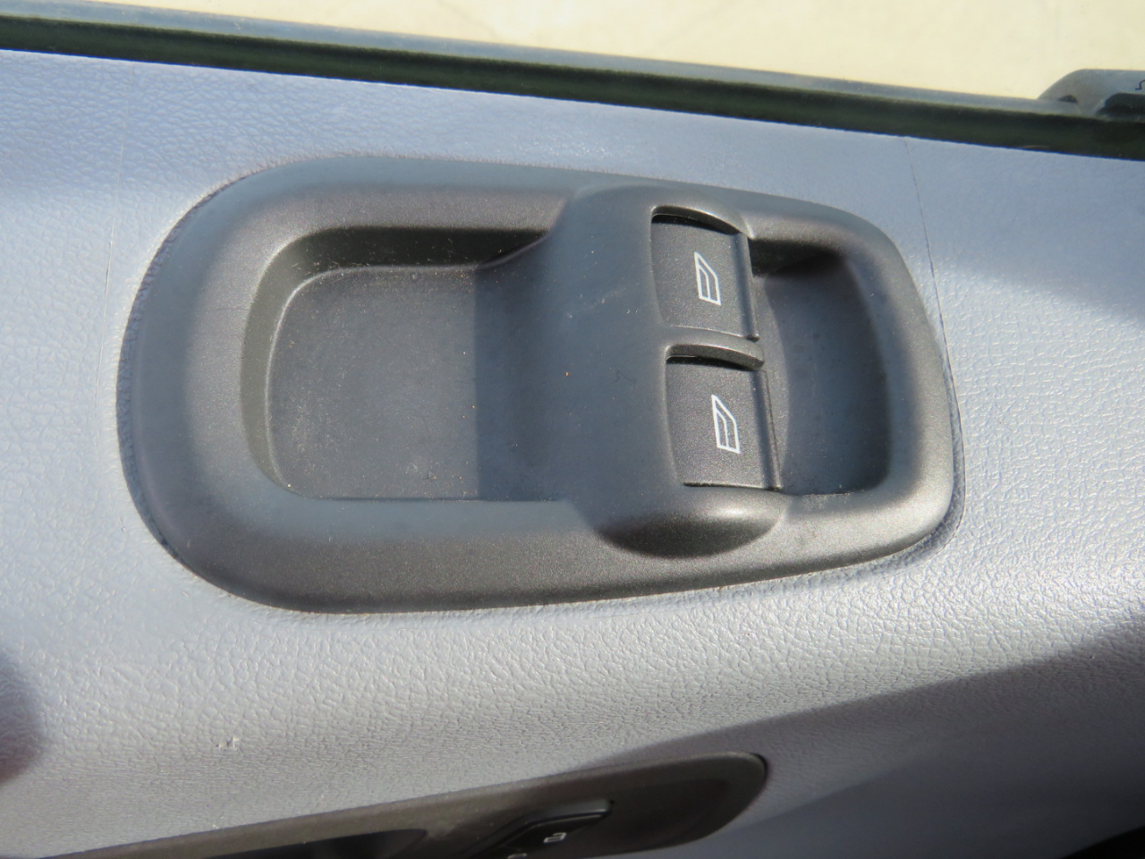 Ford Transit 150 Wagon Low Roof XLT 60/40 Pass. 130-in. WB 2018