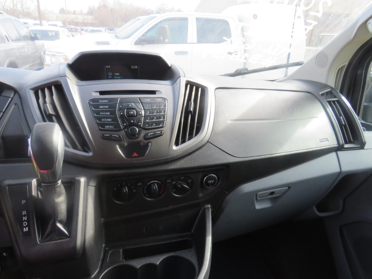 Ford Transit 150 Wagon Low Roof XLT 60/40 Pass. 130-in. WB 2018