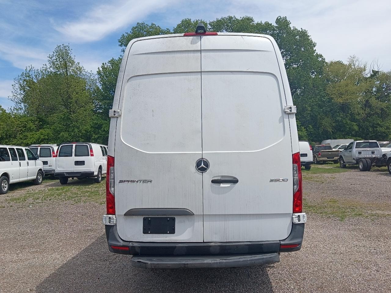 Mercedes-Benz Sprinter  2021