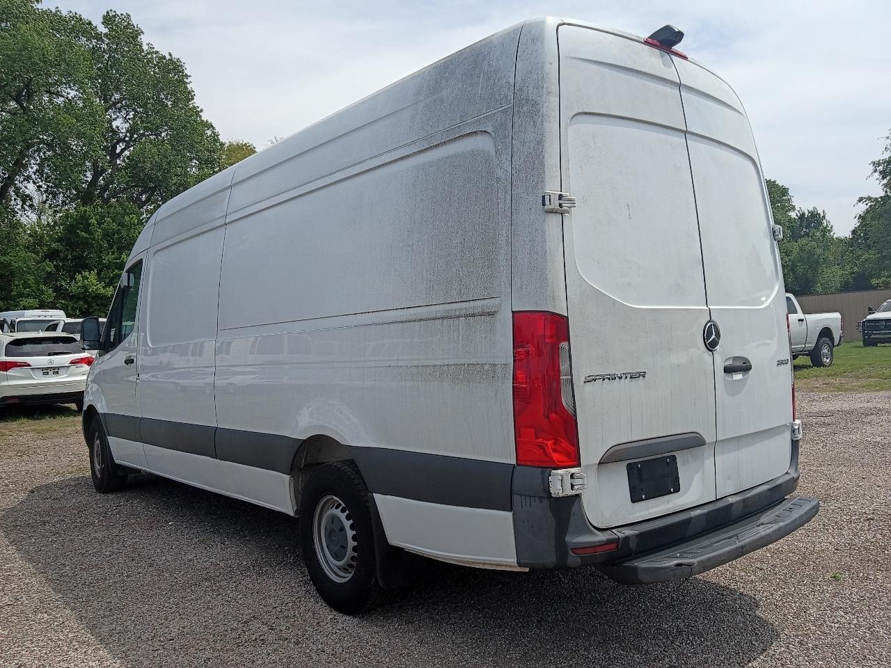 Mercedes-Benz Sprinter  2021