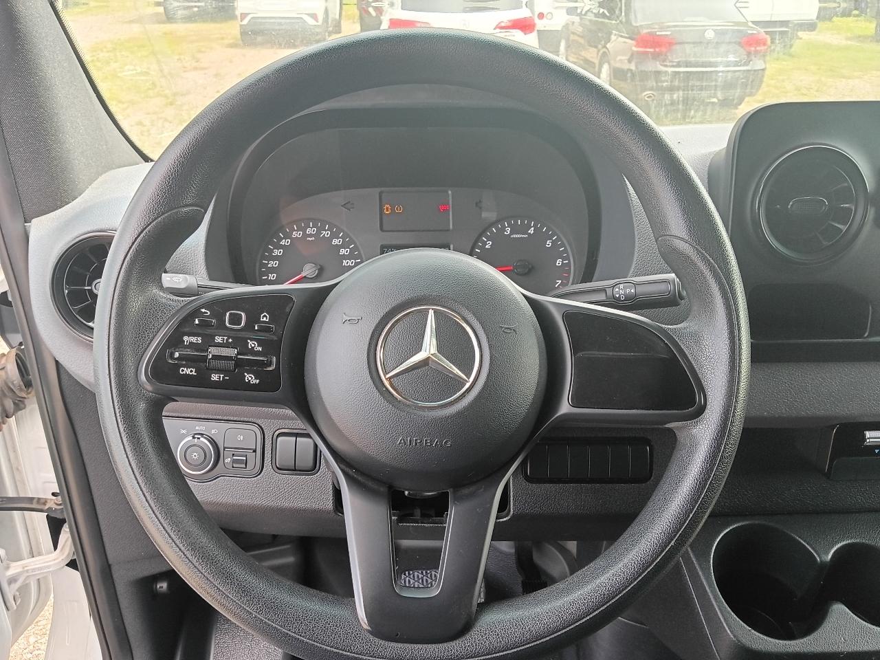 Mercedes-Benz Sprinter  2021