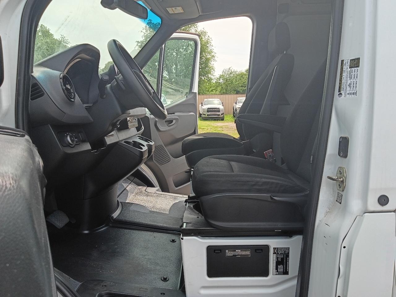 Mercedes-Benz Sprinter  2021