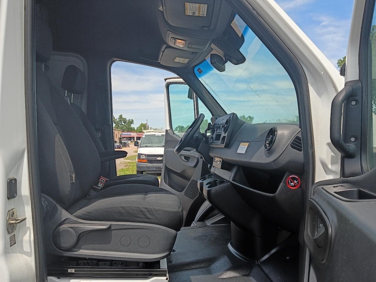 Mercedes-Benz Sprinter  2021