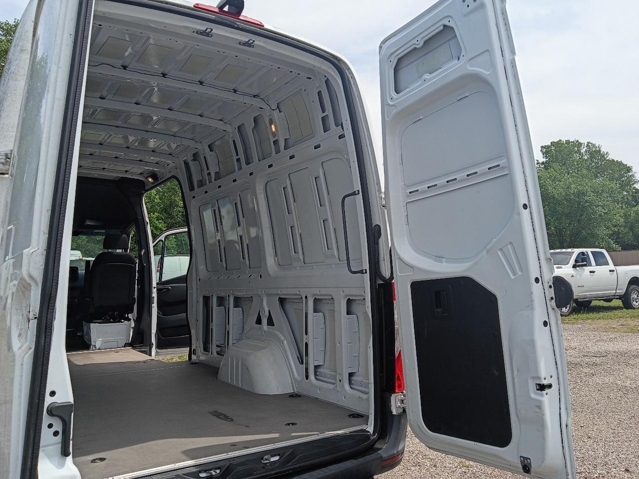 Mercedes-Benz Sprinter  2021