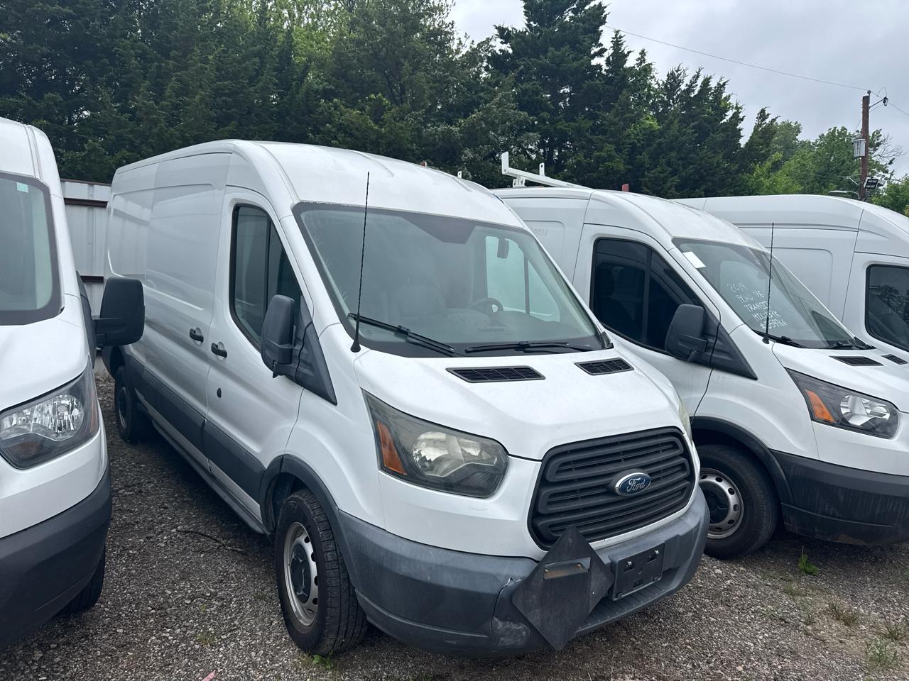 Ford Transit 250 Van Med. Roof w/Sliding Pass. 148-in. WB 2015