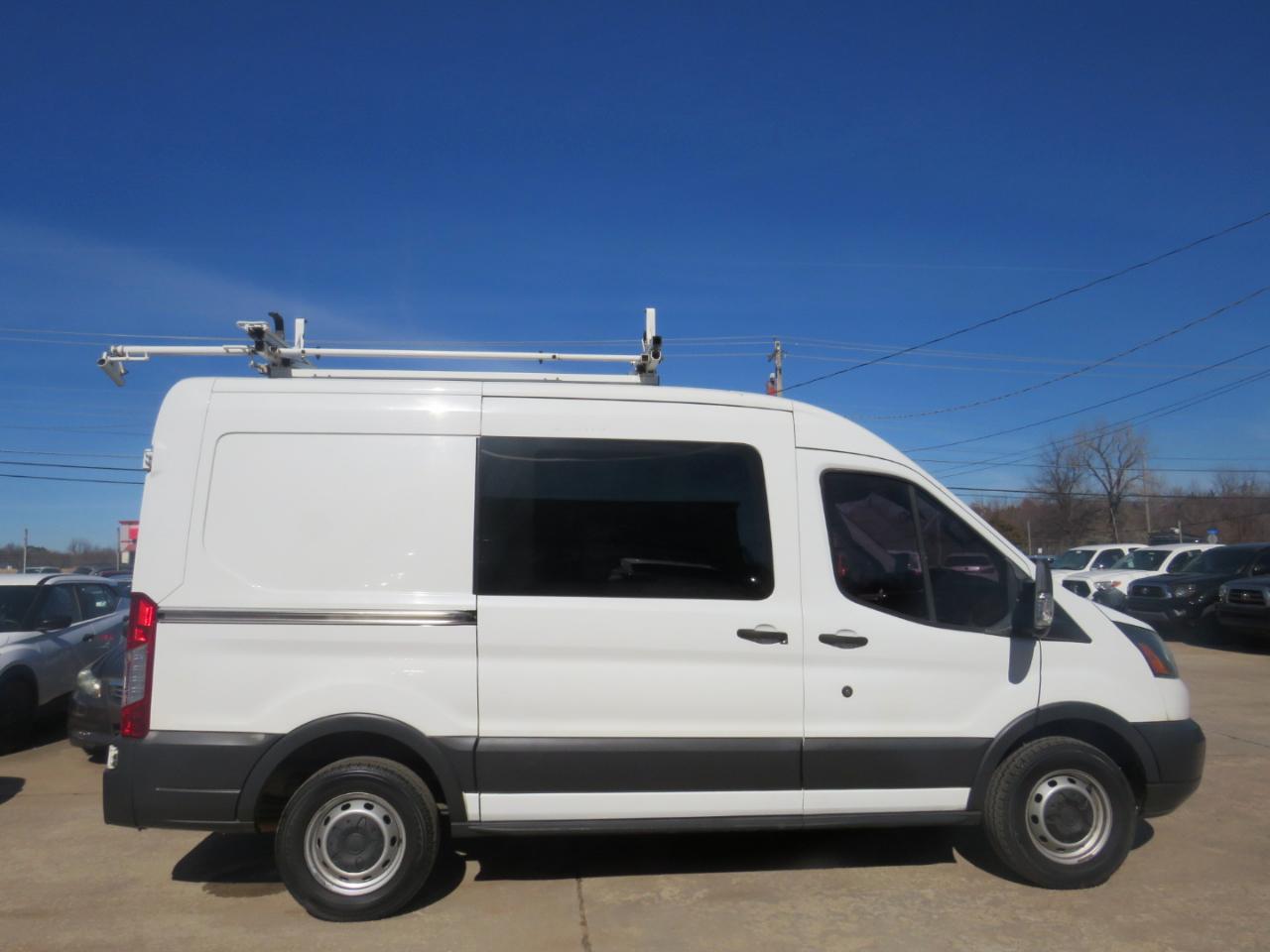 Ford Transit 250 Van Med. Roof w/Sliding Pass. 130-in. WB 2017