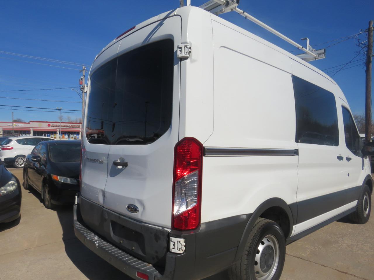 Ford Transit 250 Van Med. Roof w/Sliding Pass. 130-in. WB 2017