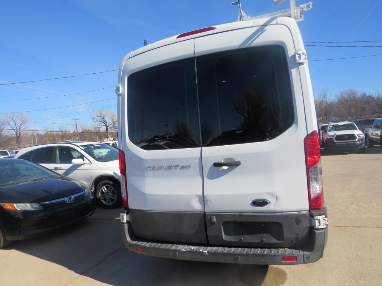 Ford Transit 250 Van Med. Roof w/Sliding Pass. 130-in. WB 2017