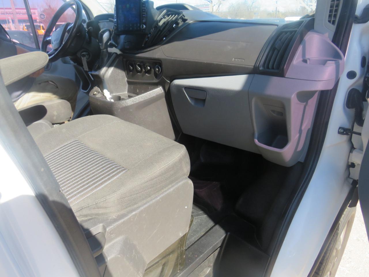 Ford Transit 250 Van Med. Roof w/Sliding Pass. 130-in. WB 2017