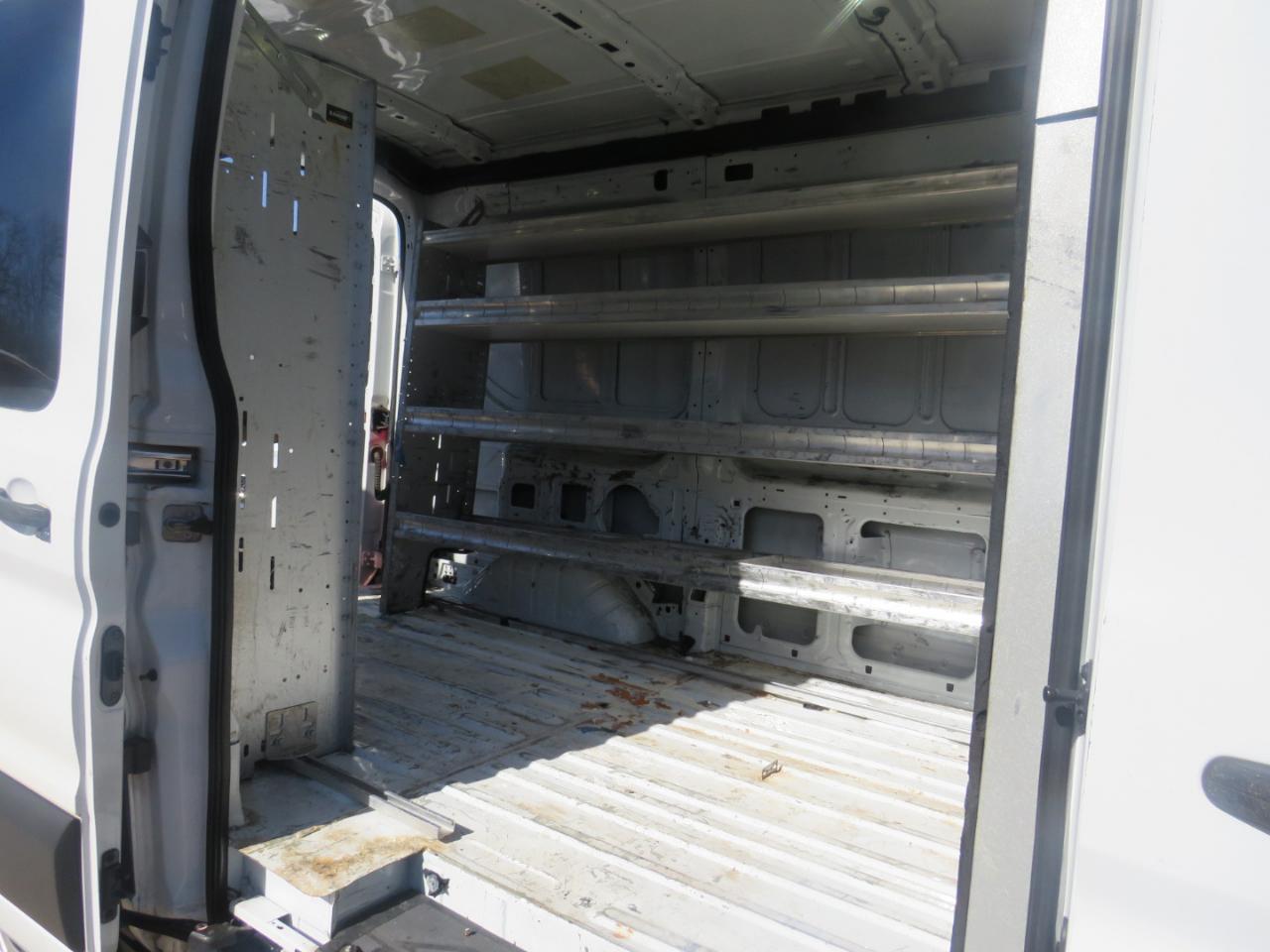 Ford Transit 250 Van Med. Roof w/Sliding Pass. 130-in. WB 2017