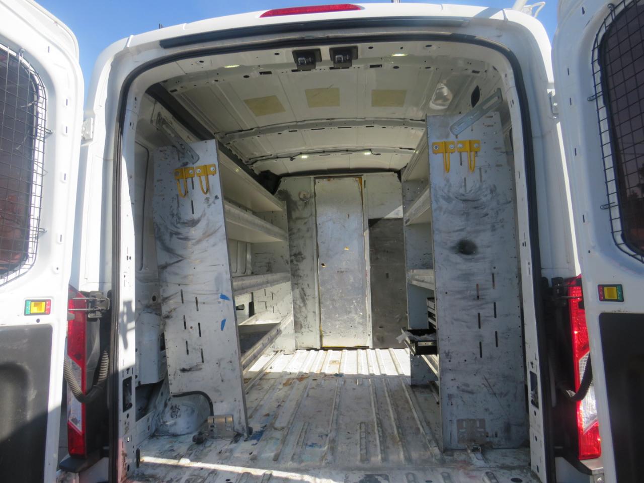 Ford Transit 250 Van Med. Roof w/Sliding Pass. 130-in. WB 2017