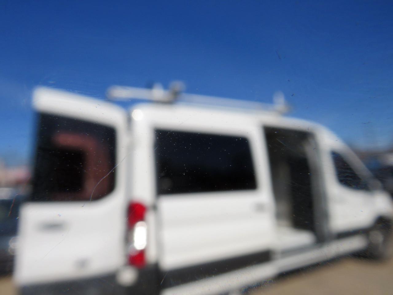 Ford Transit 250 Van Med. Roof w/Sliding Pass. 130-in. WB 2017