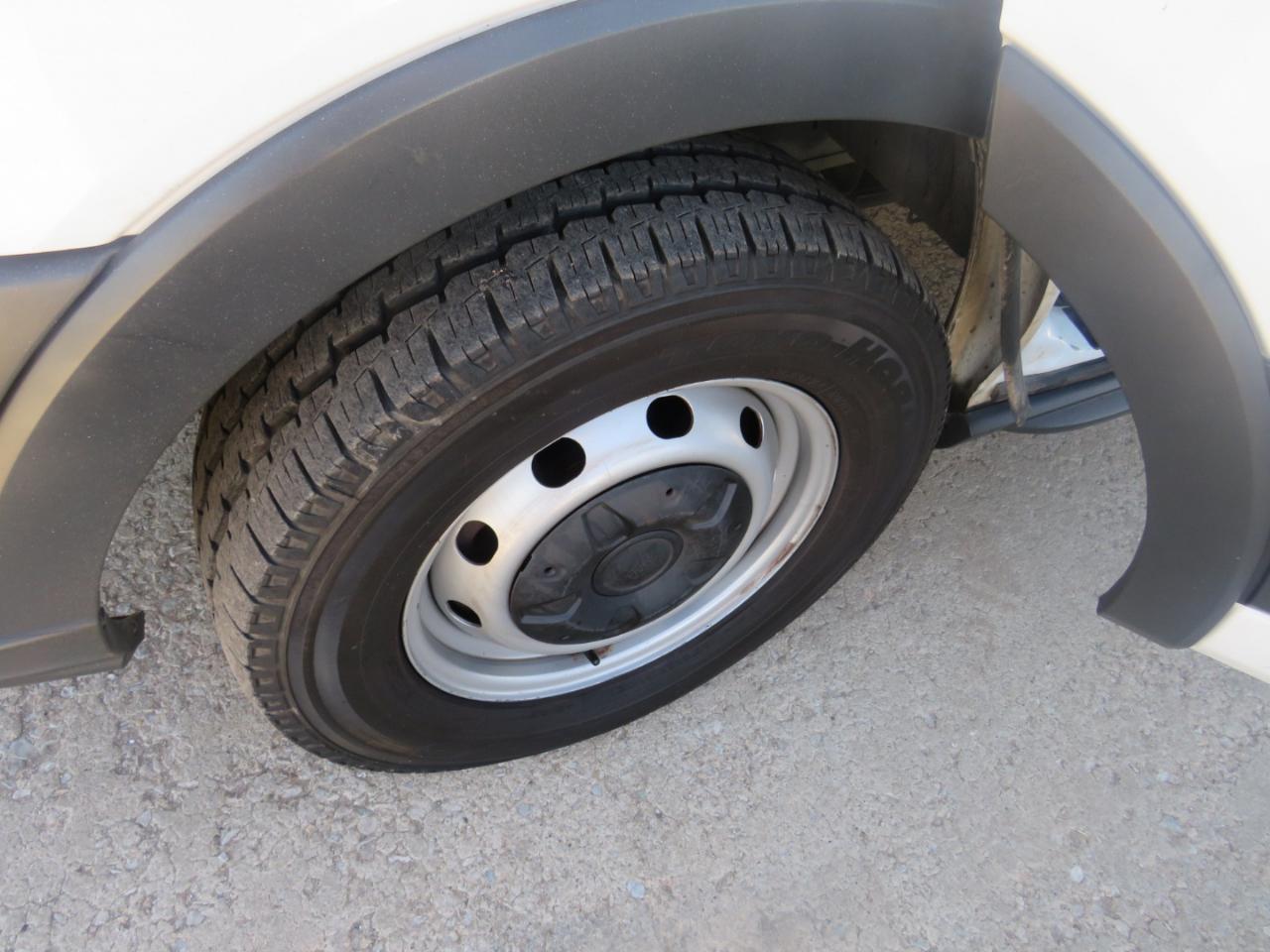 Ford Transit 250 Van Med. Roof w/Sliding Pass. 130-in. WB 2017