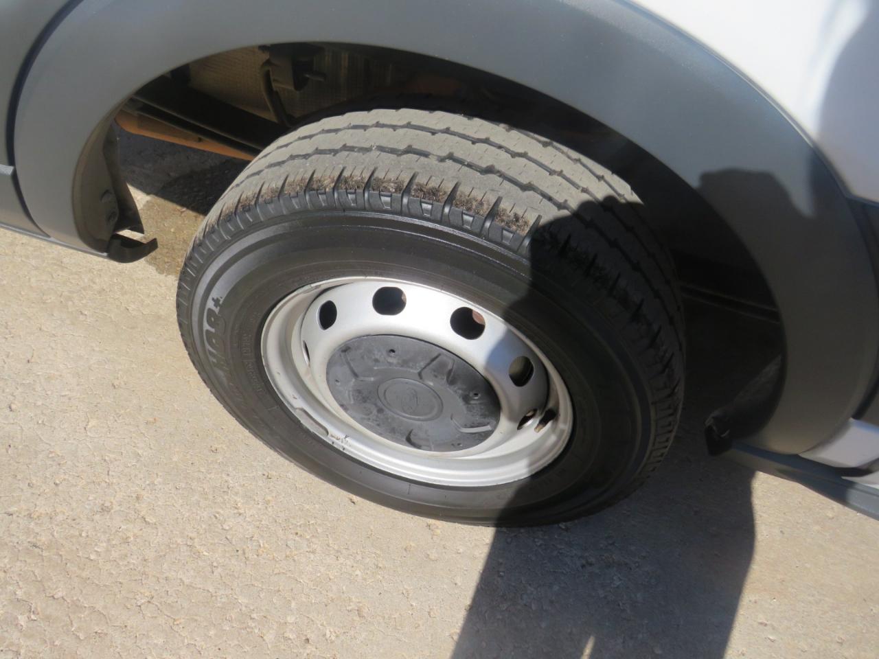 Ford Transit 250 Van Med. Roof w/Sliding Pass. 130-in. WB 2017