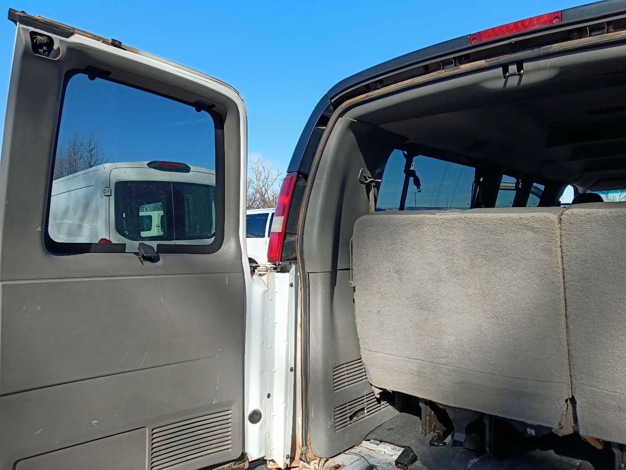 Chevrolet Express LS 3500 Extended 2008