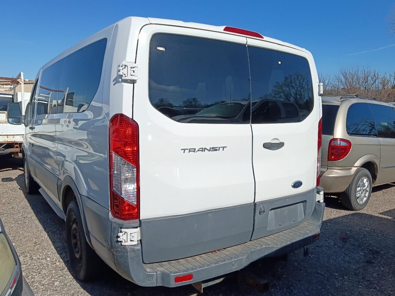 Ford Transit 150 Wagon Low Roof XL 60/40 Pass. 130-in. WB 2016