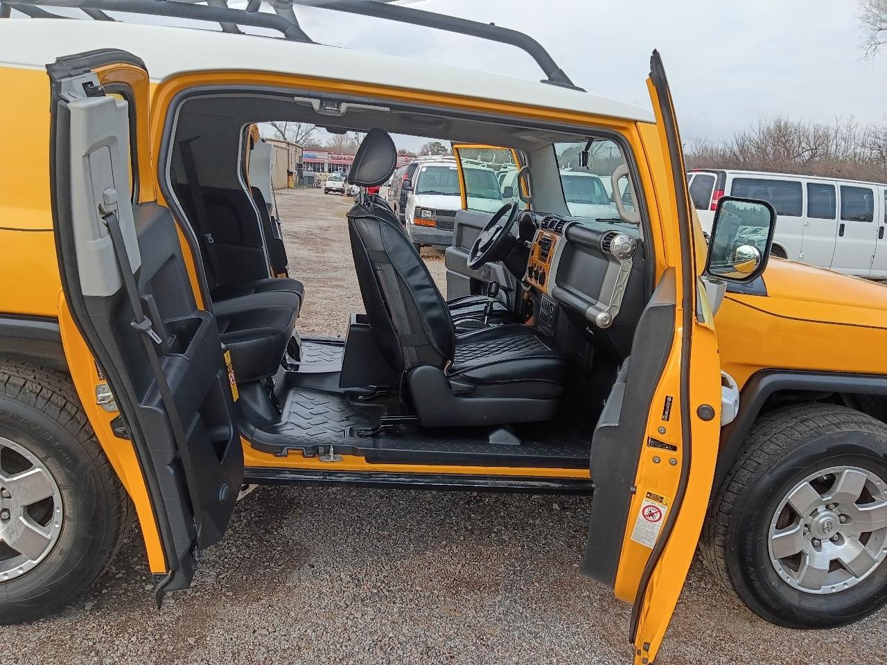 Toyota FJ Cruiser 2WD 2008