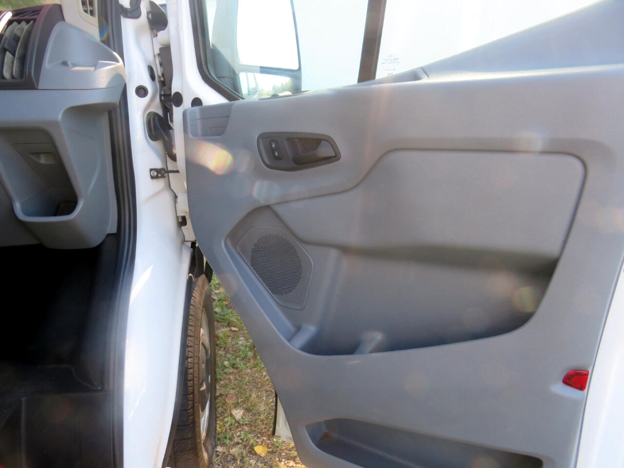 Ford Transit 250 Van Low Roof 60/40 Pass. 148-in. WB 2018 Ford Transit 250 Van Low Roof 60/40 Pass. 148-in. WB 2018