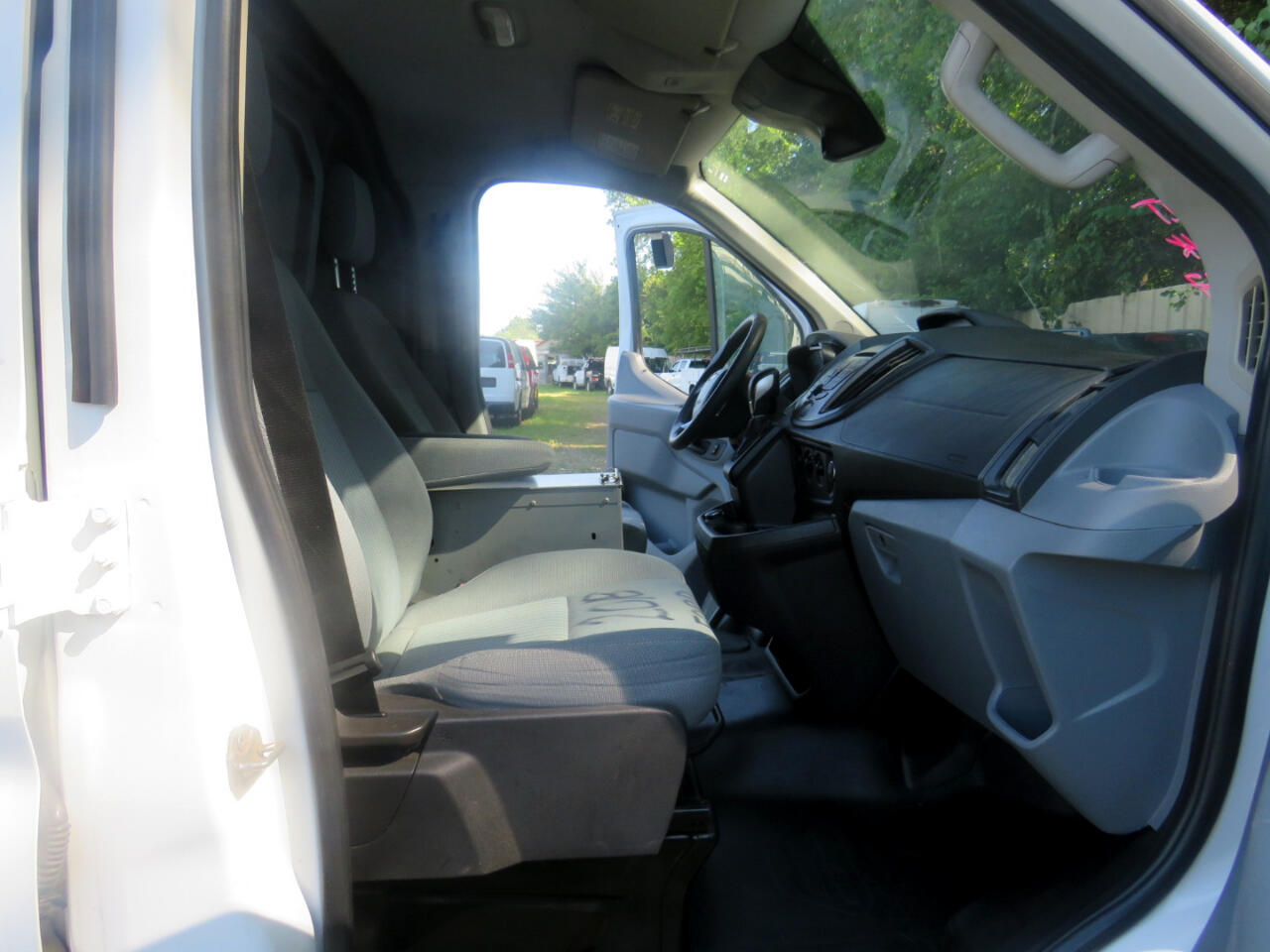 Ford Transit 250 Van Low Roof 60/40 Pass. 148-in. WB 2018 Ford Transit 250 Van Low Roof 60/40 Pass. 148-in. WB 2018